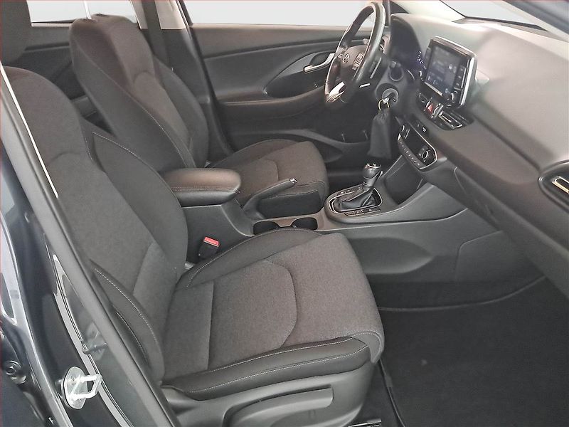 Hyundai i30 (2021) 1.6 CRDi MHEV, Automat - fotka 9 z 19