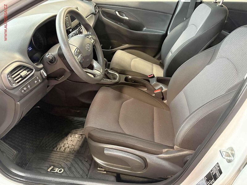 Hyundai i30 (2019) 1.4i, servis.kniha, AC - fotka 9 z 14