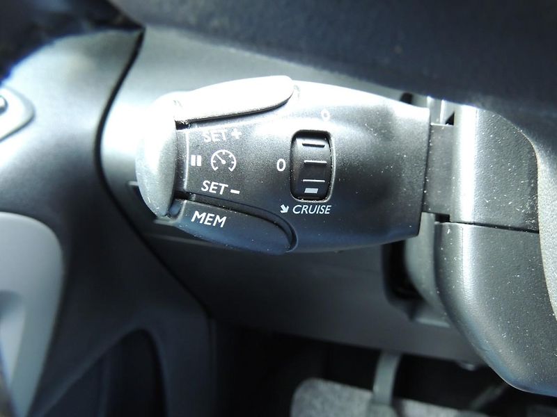 Toyota ProAce City Verso (2023) 1.2T,81kw,Family,7míst,1maj.ČR - fotka 34 z 76