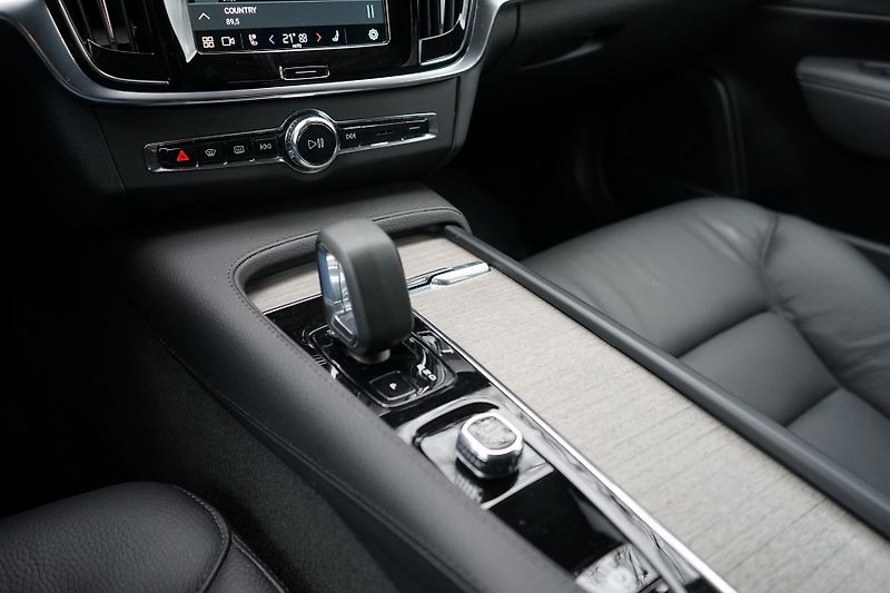 Volvo V90 CC B5 Diesel 173kW H/K Záruka - fotka 20 z 33