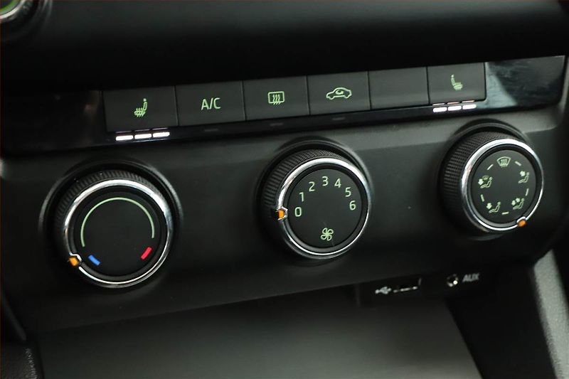 Škoda Octavia (2016) 1.6 TDI, Tempomat - fotka 9 z 13