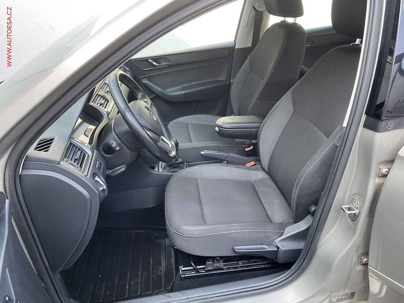 Škoda Rapid (2014) 1.2 TSi, Ambition, +kola - fotka 9 z 17