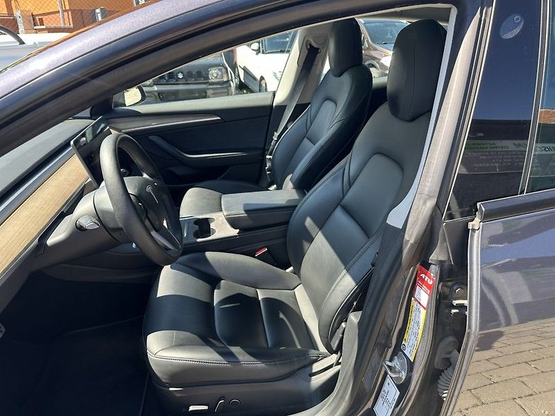 Tesla Model 3 Performance Dual AWD - fotka 15 z 28