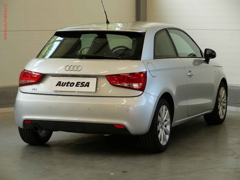 Audi A1 (2011) 1.6TDI, Xenon, kůže - fotka 4 z 17
