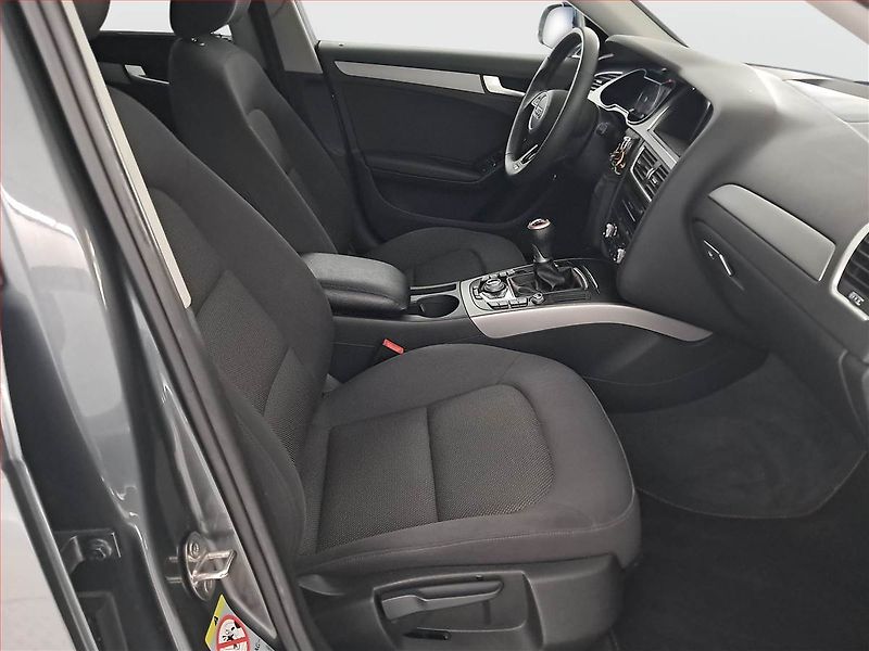 Audi A4 (2014) Attraction 2.0 TDI, Navi - fotka 9 z 18