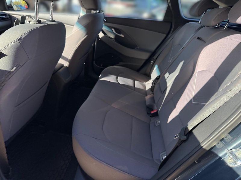 Hyundai i30 (2022) FAMILY SMART 1.5TGDI 117kW CZ  - fotka 8 z 11