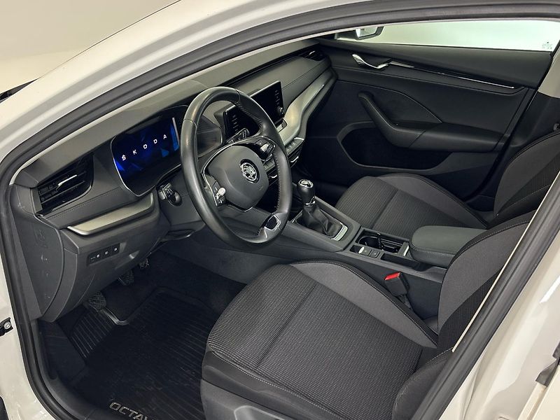 Škoda Octavia Ambition - fotka 6 z 29