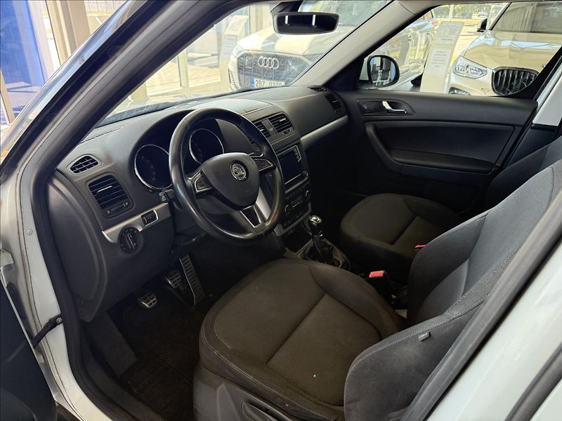 Škoda Yeti 2,0   TDI 81kW,4x4,SERVISKA,TA - fotka 7 z 29