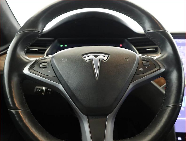 Tesla Model S (2019) Standard Range, SoH 88% - fotka 8 z 22