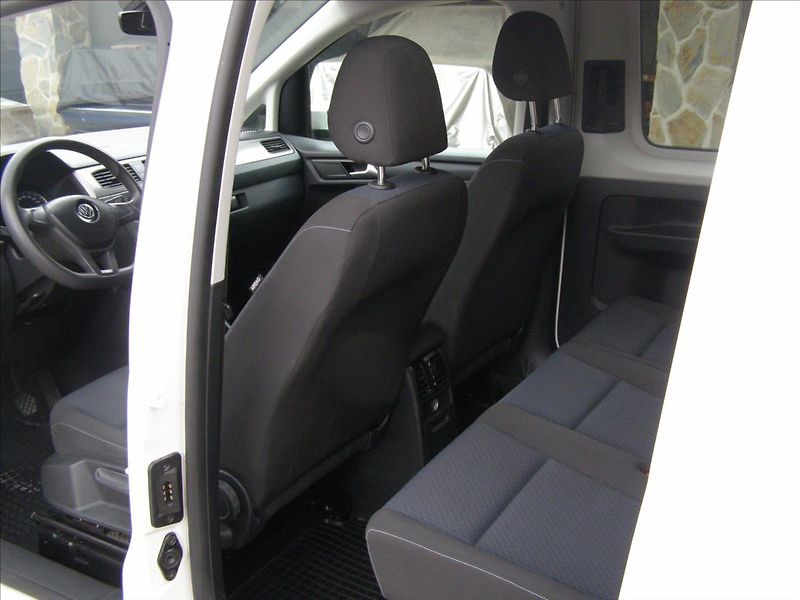Volkswagen Caddy 2,0   TDI TEMPOMAT - fotka 16 z 26