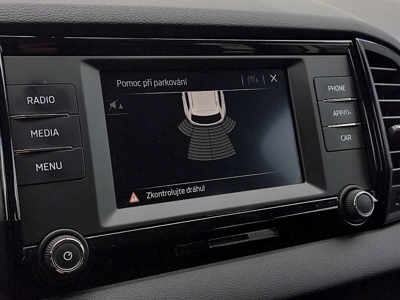 Škoda Karoq (2021) Active 1,5 Tsi - fotka 17 z 34