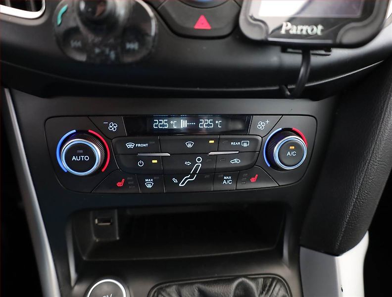 Ford Focus (2015) Trend Sport 1.0 EcoBoost - fotka 10 z 15