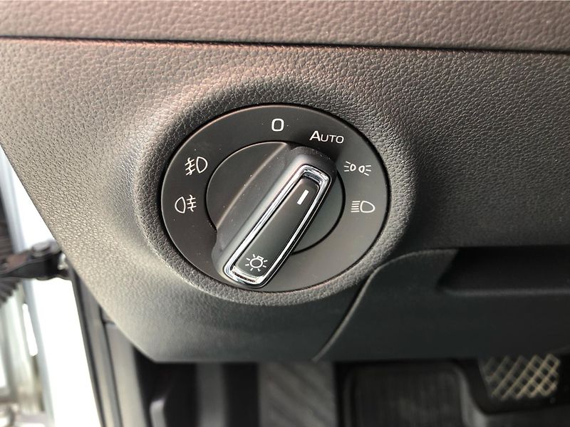 Škoda Karoq 1,5TSi 110kW STYLE PLUS COMFOR - fotka 16 z 30