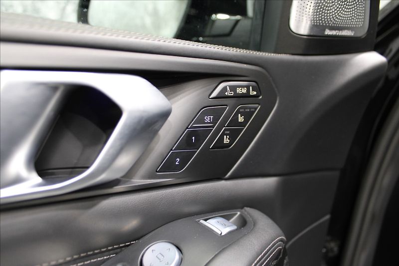 BMW X7 4,4 xDrive M50i - fotka 17 z 40