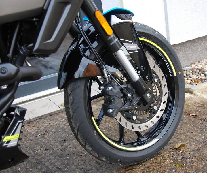 CFMOTO (2025) 125 NK - PŘEDVÁDĚCÍ STROJ, DPH - fotka 12 z 26