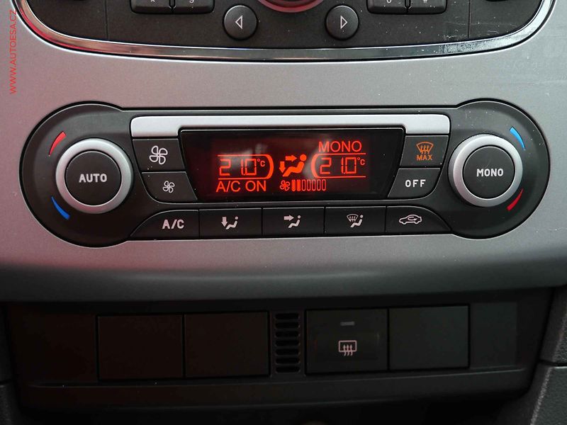 Ford Focus (2007) 1.6i, ČR, servis.kniha - fotka 14 z 15