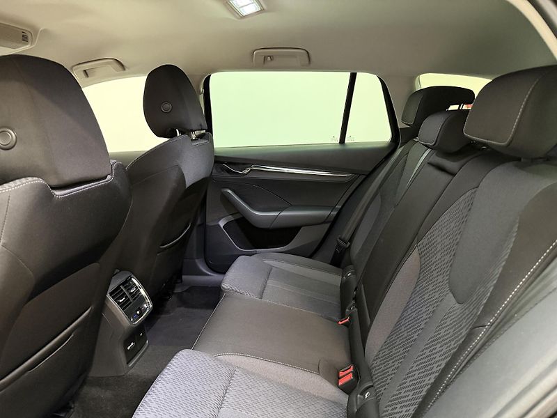 Škoda Octavia 1.5 TSI 110kW Style Combi - fotka 11 z 13