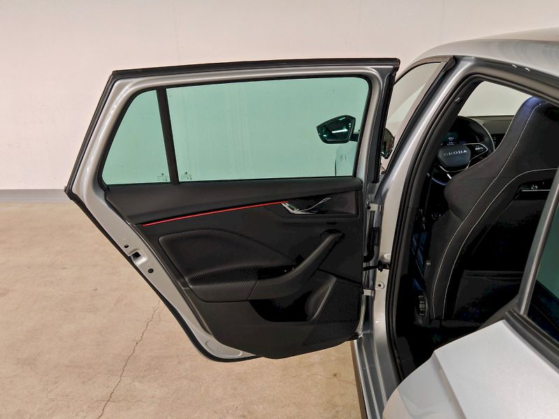 Škoda Scala (2025) 1.0 TSI 85 kW Monte Carlo - fotka 23 z 29