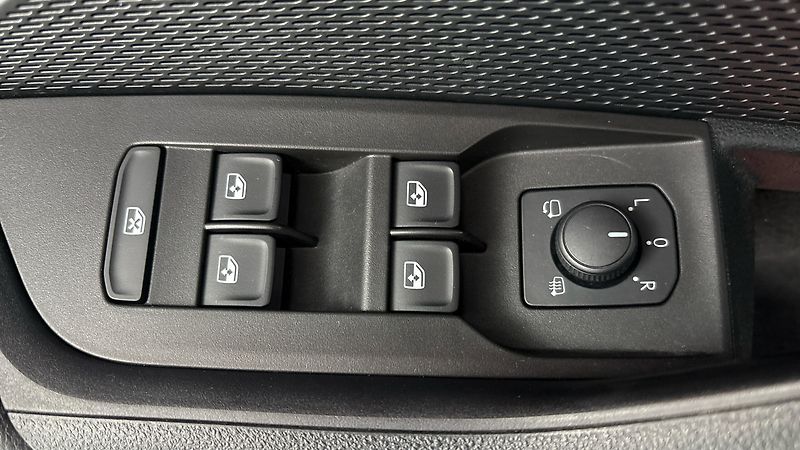 Škoda Octavia 1.5 TSI E-Tec DSG Style Combi - fotka 21 z 25