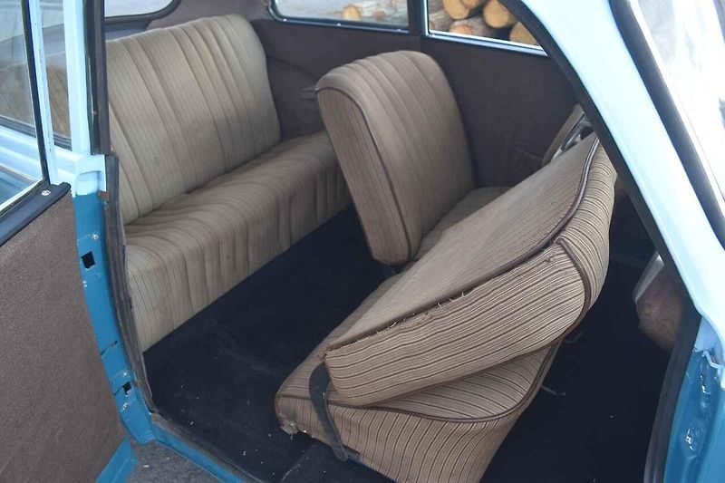 IFA F9 po renovaci v areálu truhlářství v Úněšově.