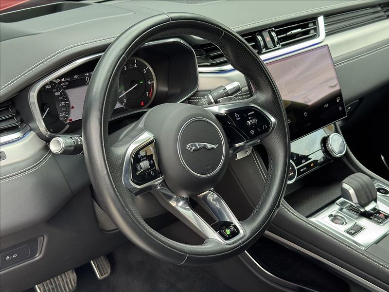Jaguar F-Pace 3,0 P400 R-Dynamic SE AWD AT - fotka 10 z 31