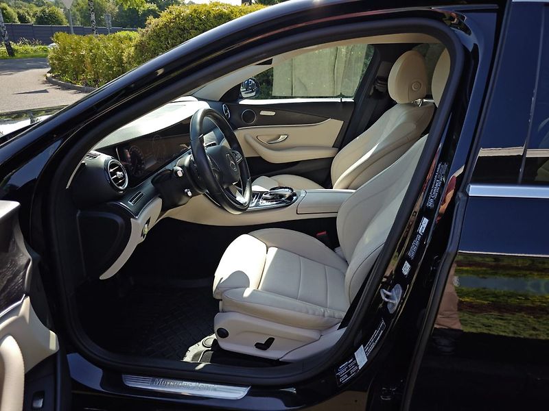 Mercedes-Benz Třídy E EXCLUSIVE 4MATIC - fotka 11 z 18