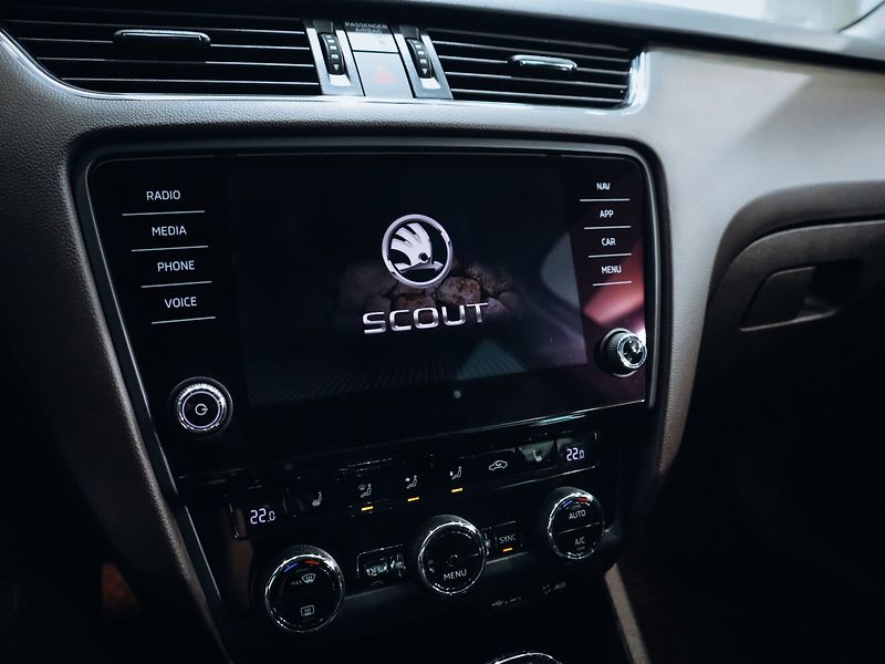 Škoda Octavia Scout 4x4 2,0 TDI - fotka 14 z 28