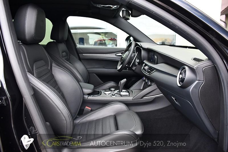 Alfa Romeo Stelvio 2.9V6 Bi-T.382 kW QUADRIFOGLIO - fotka 16 z 55