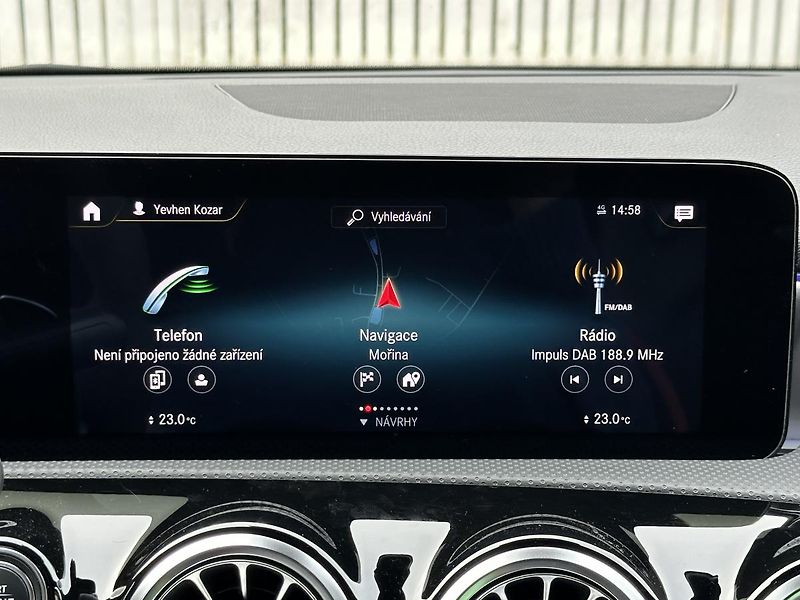 Mercedes-Benz Třídy A A 45AMG-S-4M-ČR-PERFORM - fotka 25 z 38