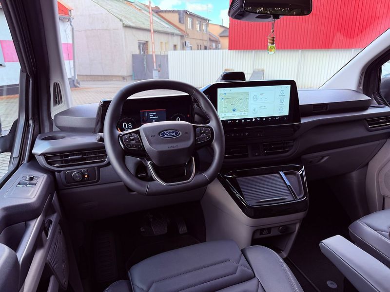 Ford Tourneo Custom 2.0 EcoBlue Aut. Titanium X AW - fotka 20 z 38