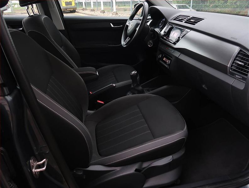 Škoda Fabia (2019) Style 1.0 TSI, ČR,1.maj - fotka 9 z 17