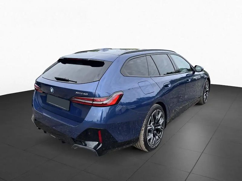 BMW i5 xDrive40 M-Sport Pro DAPro B&W - fotka 3 z 10