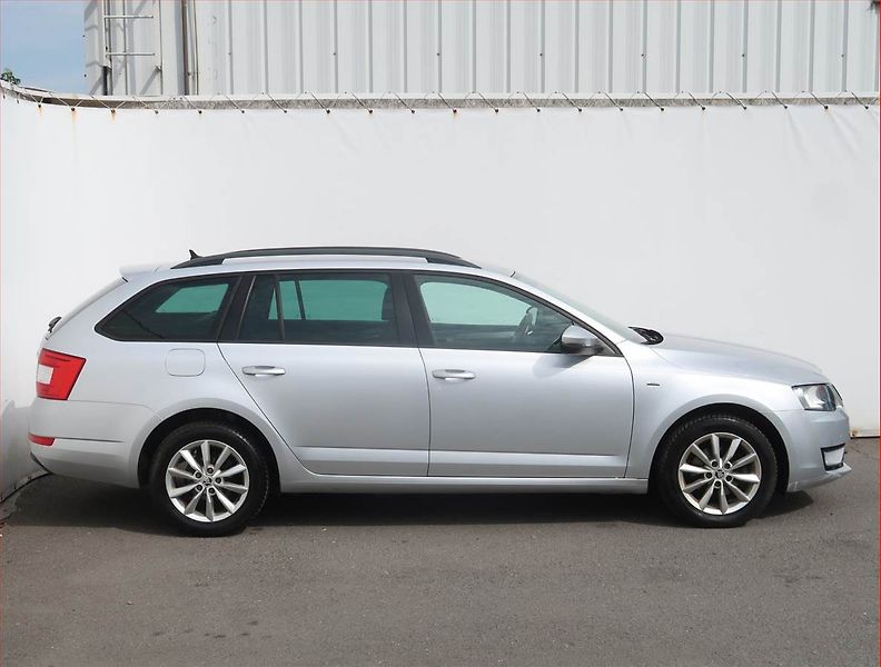 Škoda Octavia (2016) Ambition 1.6 TDI, Navi - fotka 6 z 22