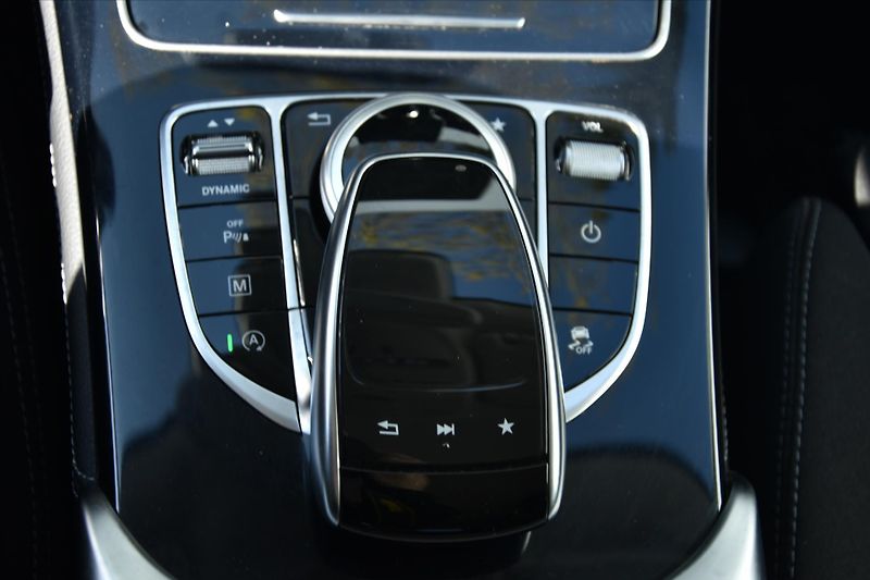 Mercedes-Benz GLC 250 155kW 4MATIC LED DPH ČR - fotka 22 z 27