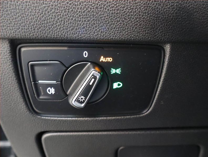 Volkswagen Passat (2019) 1.5 TSI, Tempomat - fotka 23 z 25
