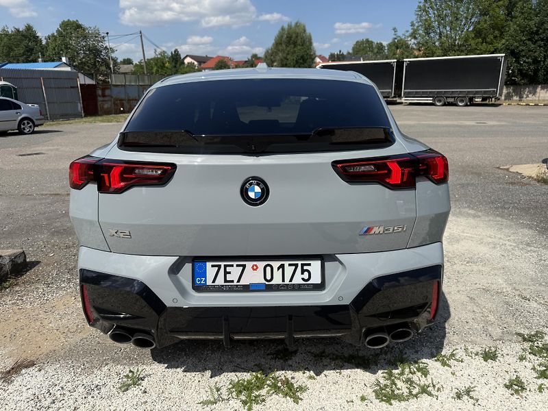 BMW X2 M135i xdrive  - fotka 3 z 12