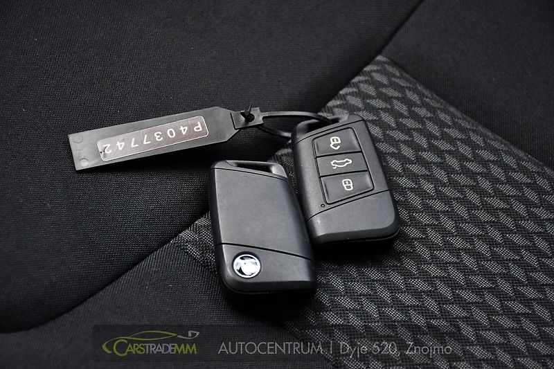 Škoda Fabia 1.0TSi STYLE 1M ČR - fotka 33 z 49