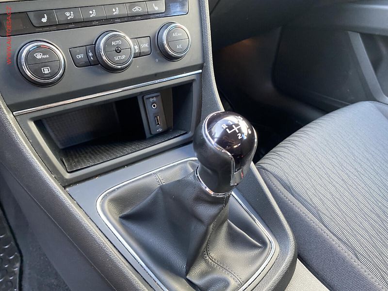 Seat Leon (2016) 1.4 TSi, Style, LED, +ALU - fotka 16 z 18