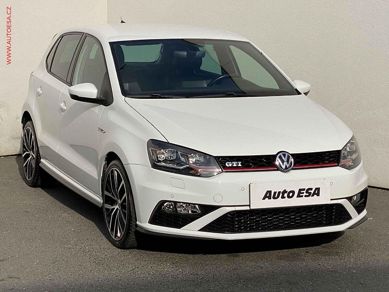 Volkswagen Polo (2015) 1.8 TSi, GTi, DSG, LED, navi - fotografie inzerátu