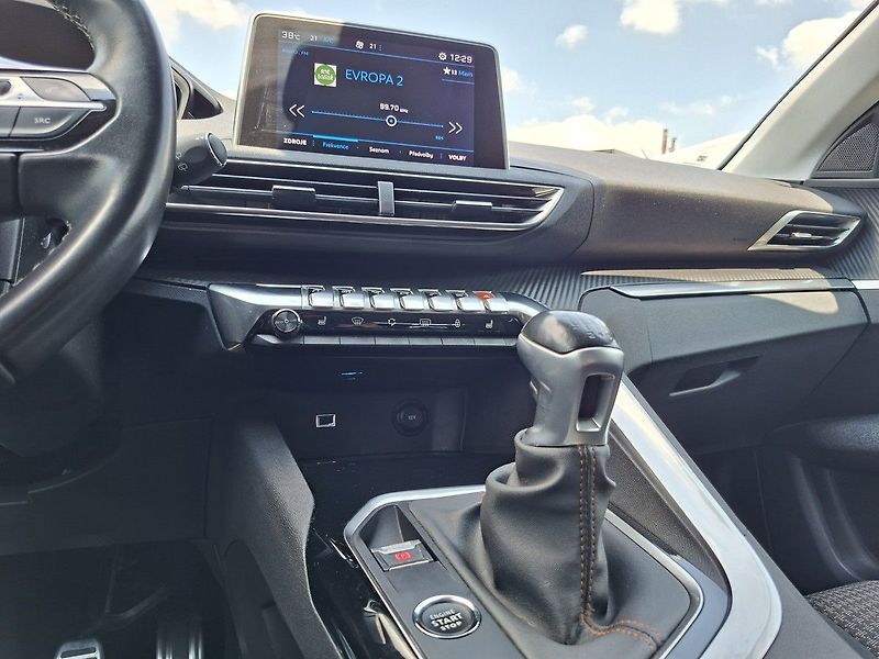 Peugeot 3008 ACTIVE 1,5 BHDI 130k M6 - fotka 19 z 24