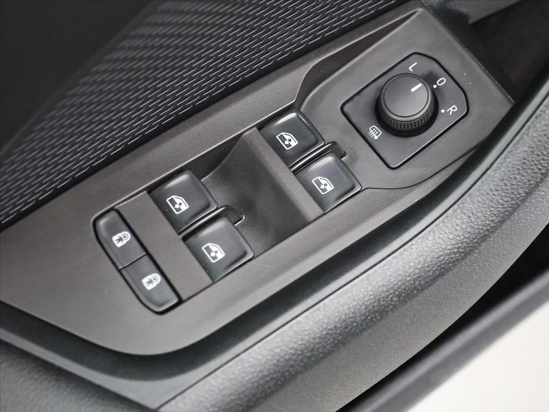 Škoda Octavia 2,0 TDI 85kW Ambition CZ DPH - fotka 15 z 32