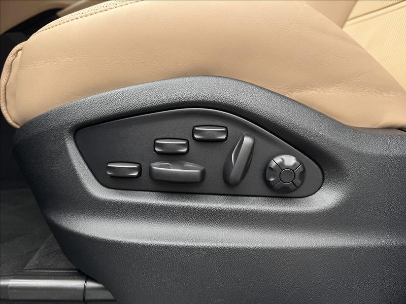 Porsche Cayenne Coupe E3 II Sport Chrono Vzduc - fotka 28 z 34