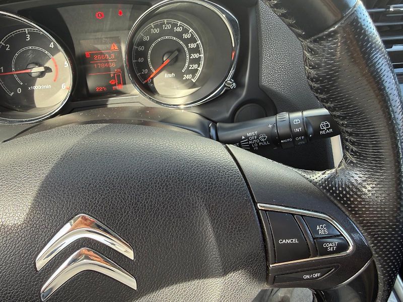 Citroën C4 Aircross 1.6 HDi Tendance 4WD - fotka 18 z 26