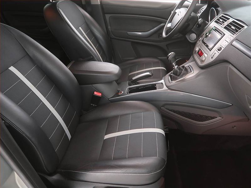 Ford Kuga (2010) 2.0 TDCi, 4X4, Tempomat - fotka 9 z 17