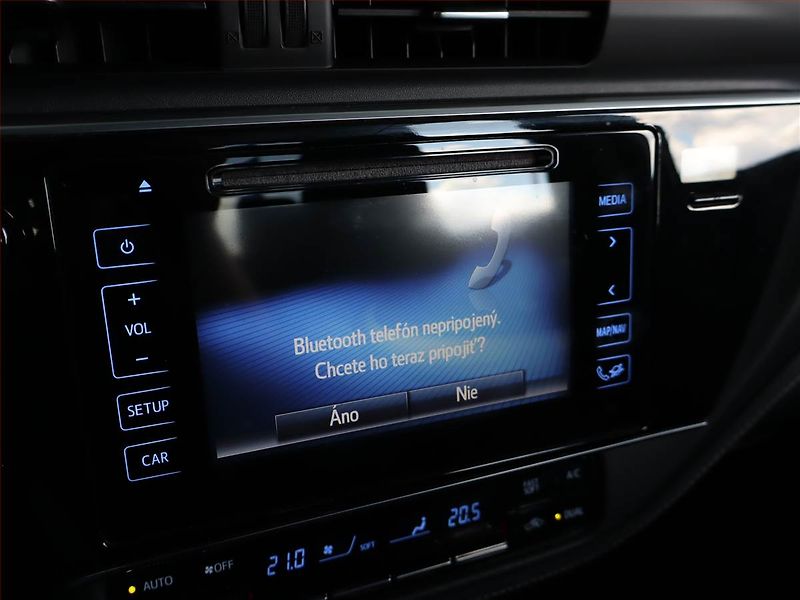 Toyota Corolla (2017) Style 1.6 Valvematic, Automat - fotka 21 z 25