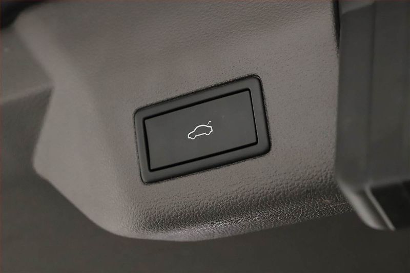 Volkswagen Multivan (2023) 2.0 TDI - fotka 14 z 23