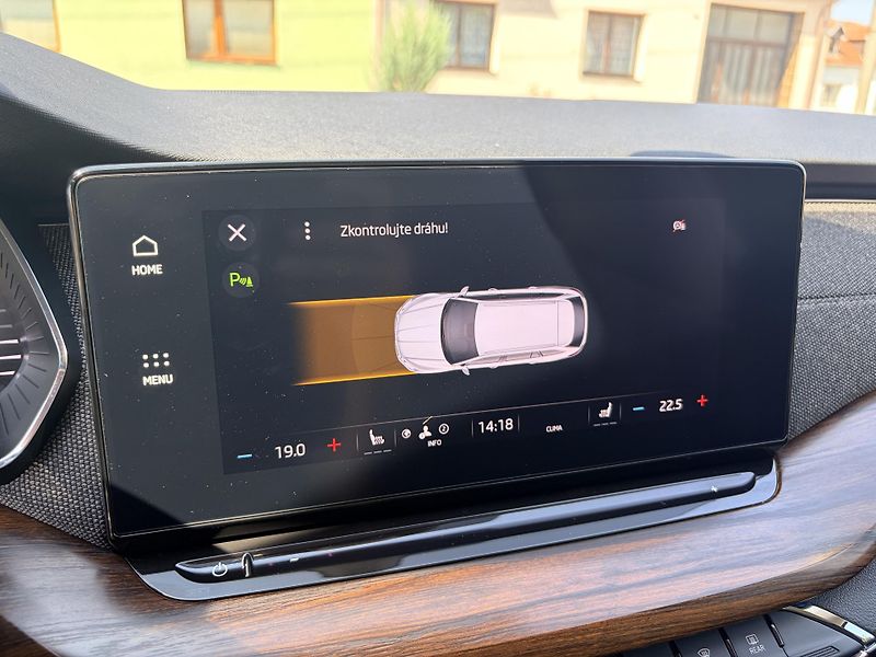 Škoda Octavia SCOUT 2.0 TDI DSG MATRIX - fotka 44 z 56