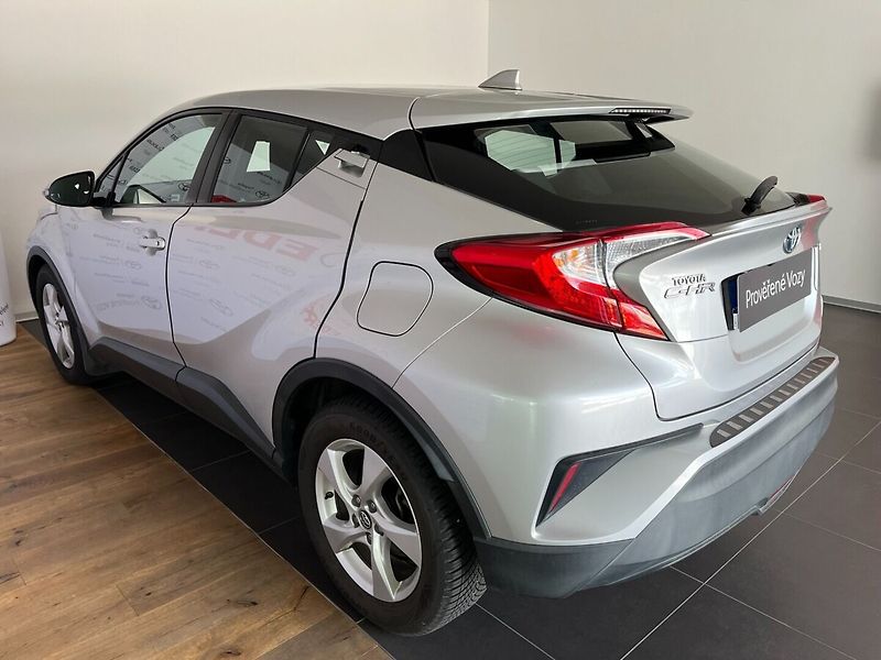Toyota C-HR Hybrid 1.8 VVT-i E-CVT Active - fotka 6 z 26