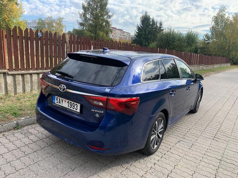 Toyota Avensis (2016) Combi + tažné  - fotka 2 z 19