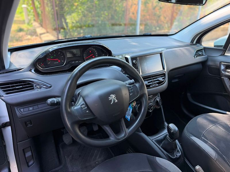 Peugeot 208 ACTIVE 1.4HDi 75 MAN5 - fotka 19 z 27
